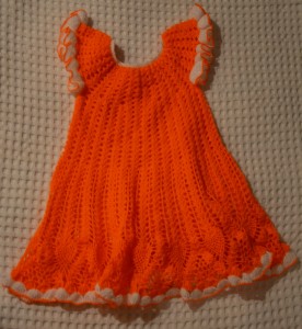 Оригинальное вязаное платье